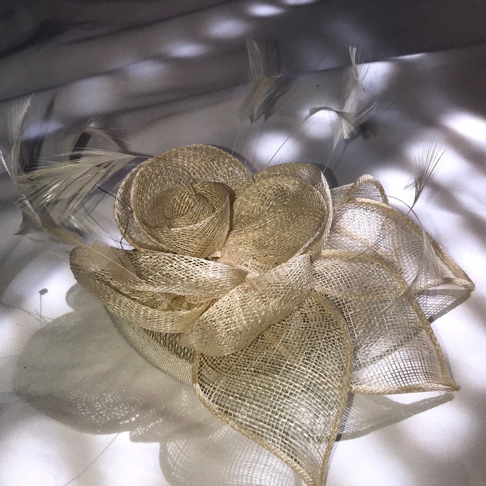 Vintage style fascinator